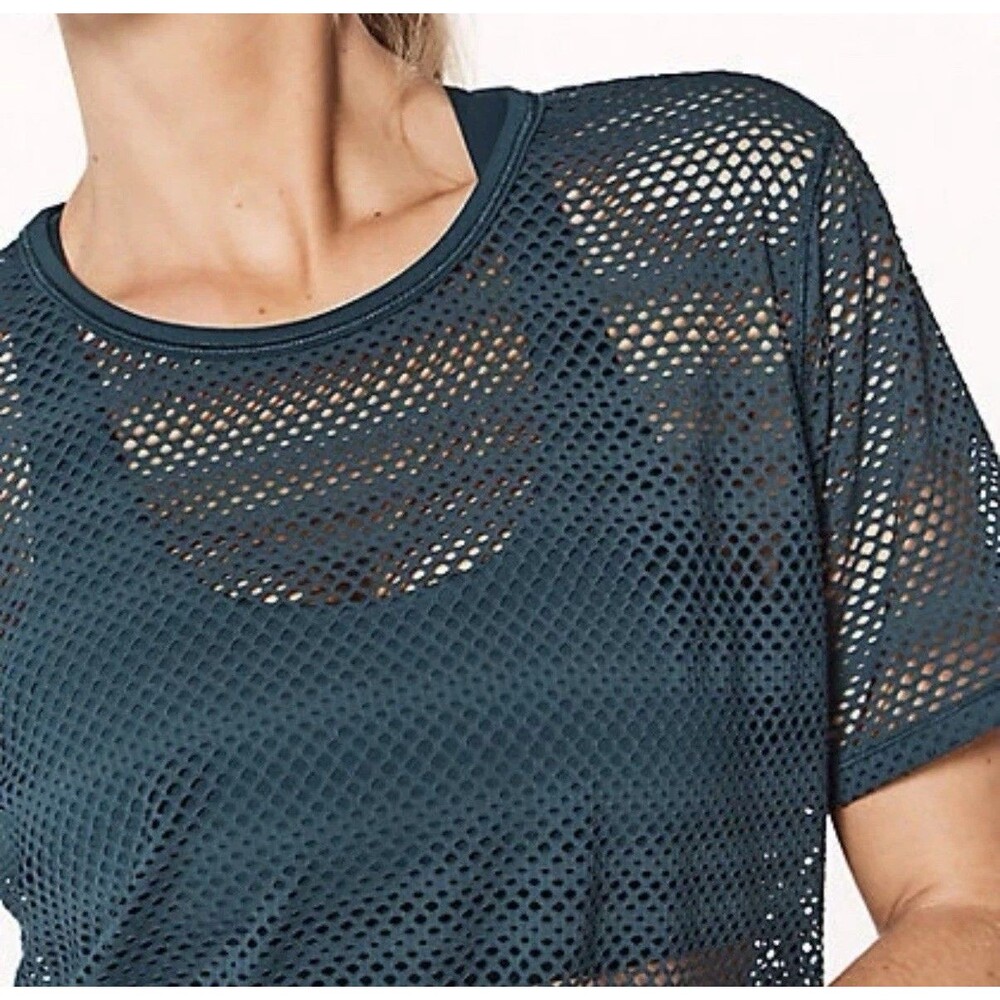 Lululemon Women’s   Sweat Your Heart Out Short Sleeve SUBMARINE Crop Top